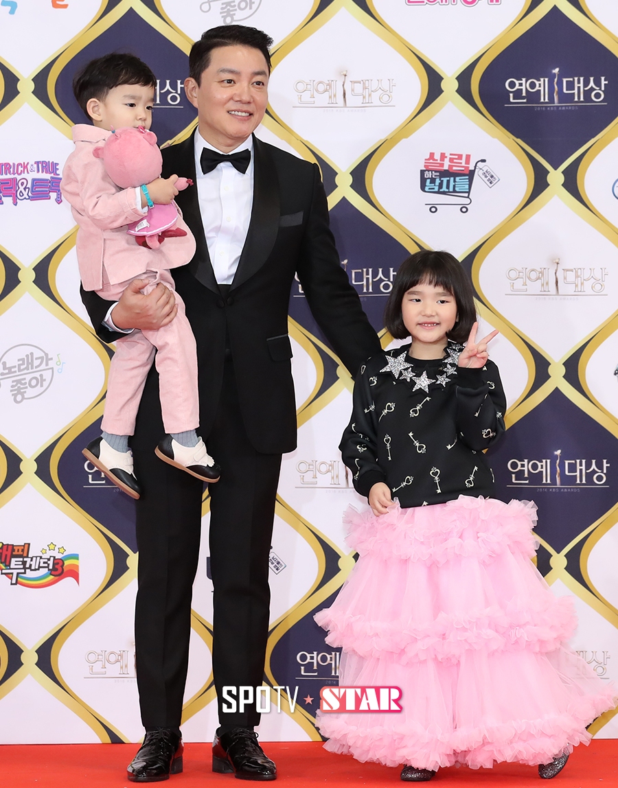 [포토S] 이범수, '소다남매'와 함께