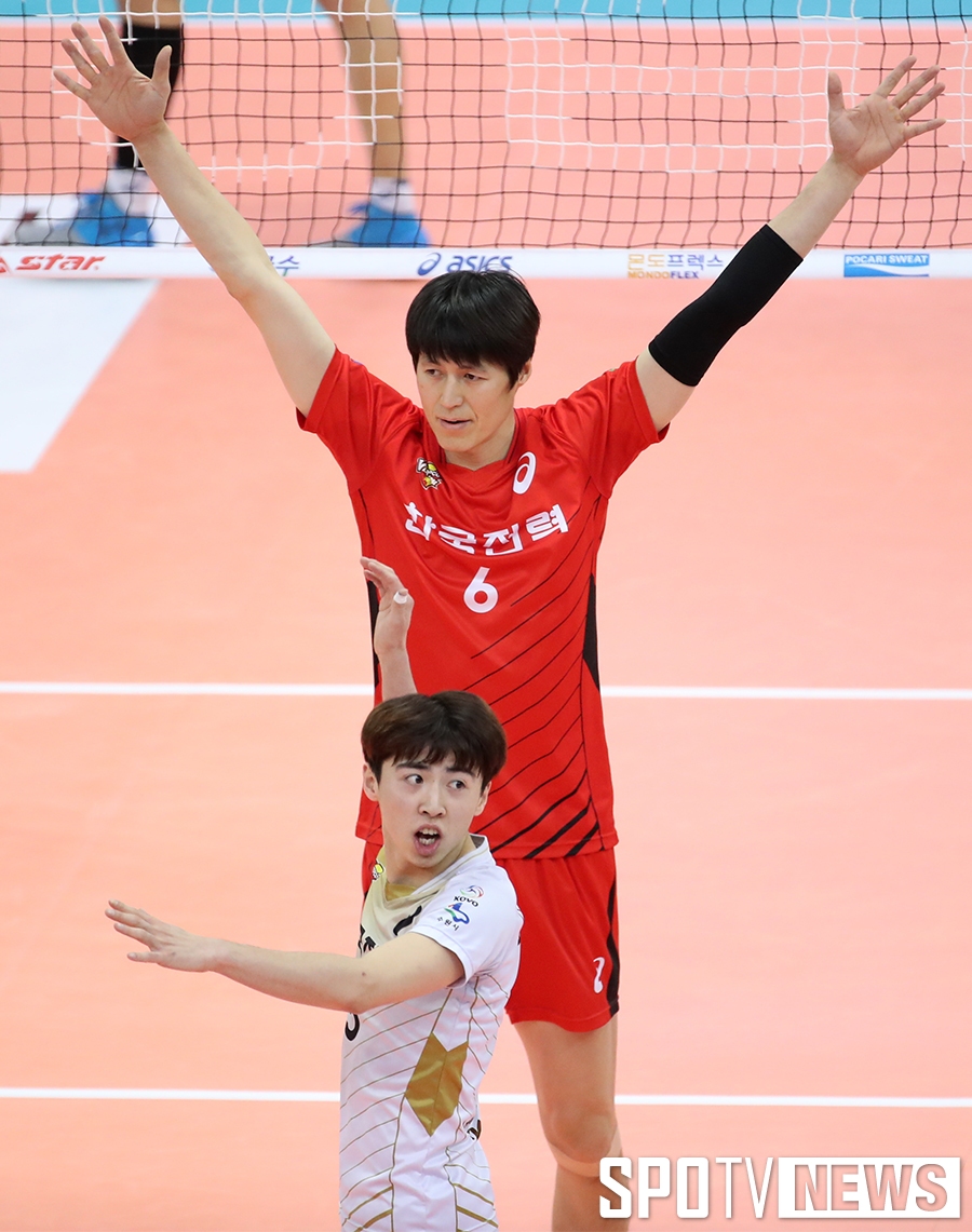 [포토S] 방신봉, 두 팔 번쩍