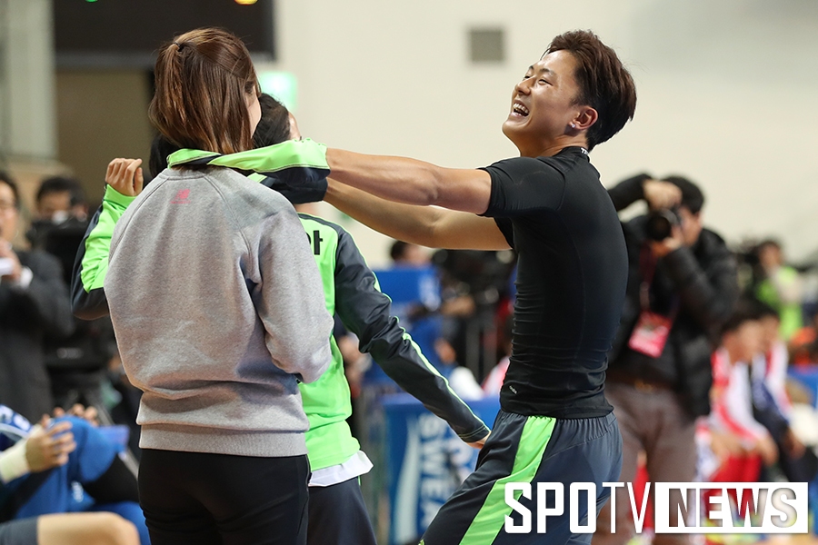 [포토S] 이승우, 섹시 댄스~