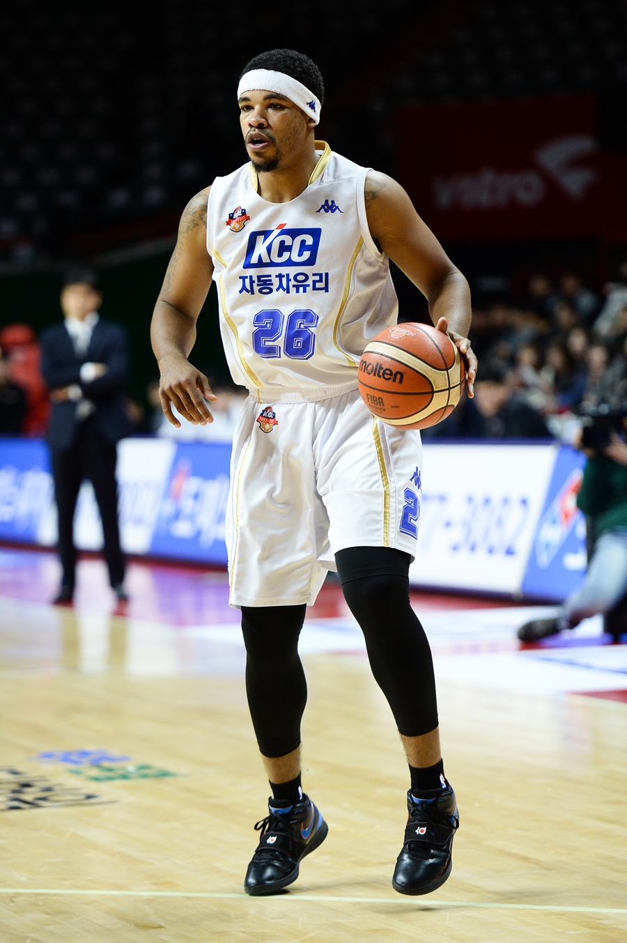 [KBL] '높이 우위' KCC, 연승 이끈 '공격 리바운드'