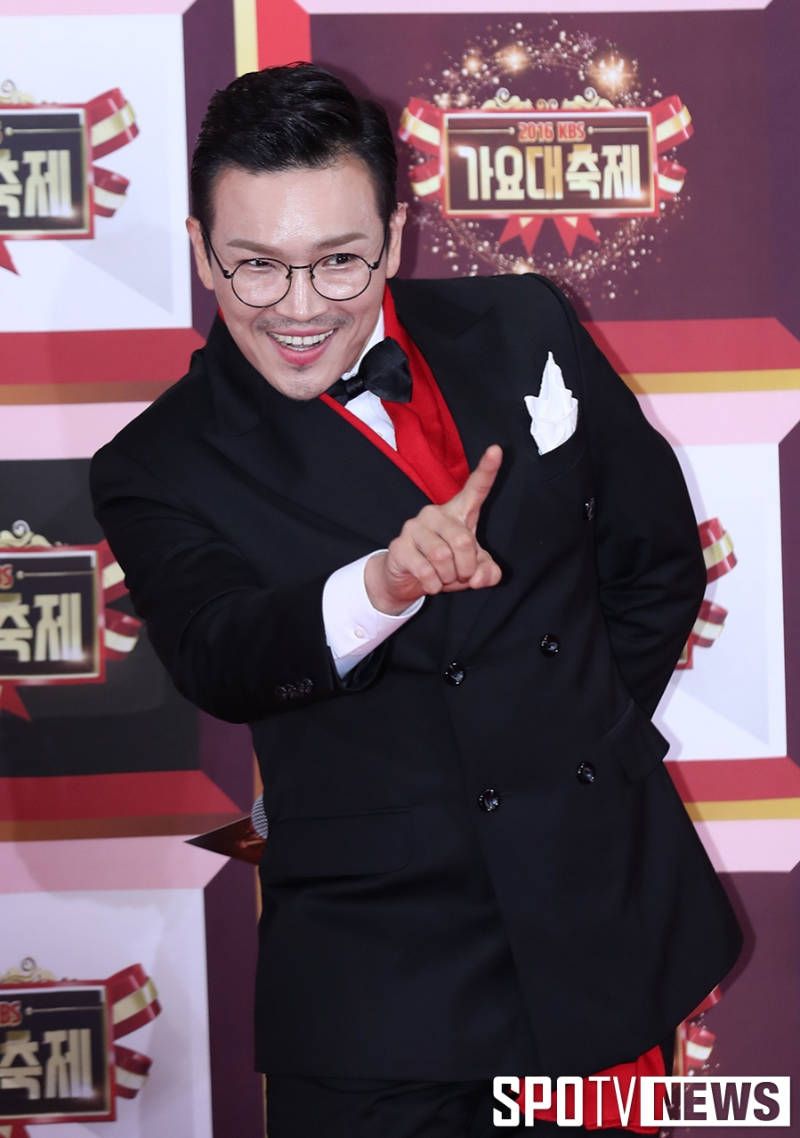 [포토S] MC 딩동, '포토월은 내가 연다'