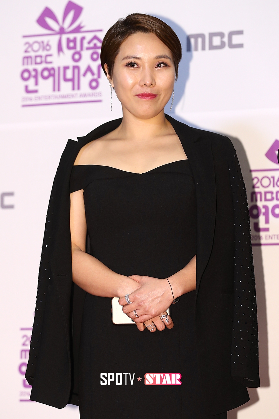 [포토S] 신봉선, '한껏 꾸미고 왔어요!'