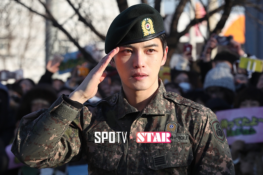 [포토S] 김재중, '전역을 신고합니다'