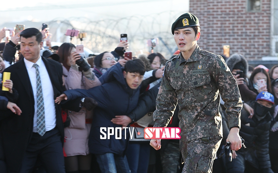 [포토S] 군복무 마친 김재중
