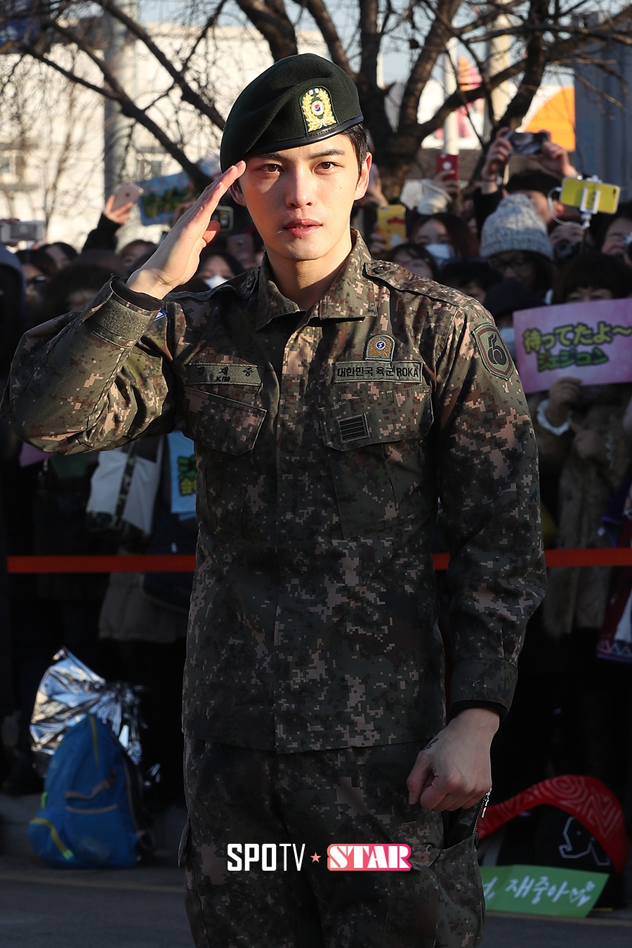 '제대' 김재중 "보고 싶었던 팬들, 빨리 만나고 싶다"