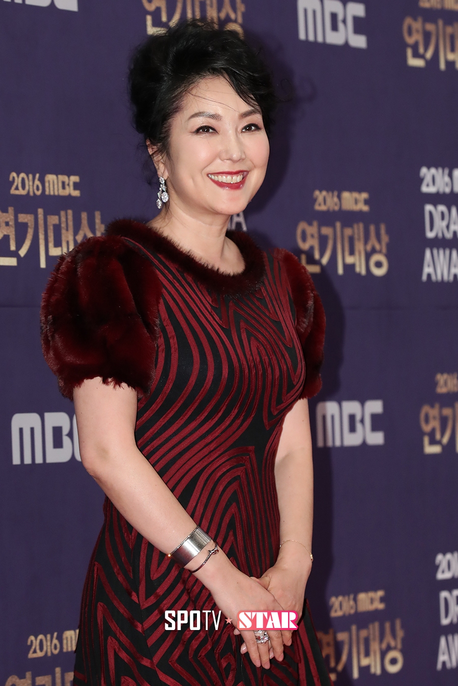 [포토S] 포토월에 오른 배우 이휘향(MBC 연기대상)