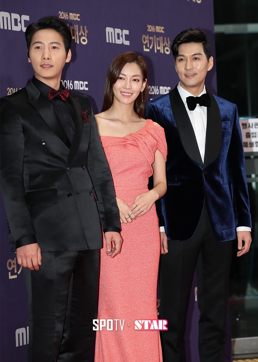 [포토S] 이상우-김소연-이필모, 훈훈한 외모 뽐내며(MBC 연기대상)