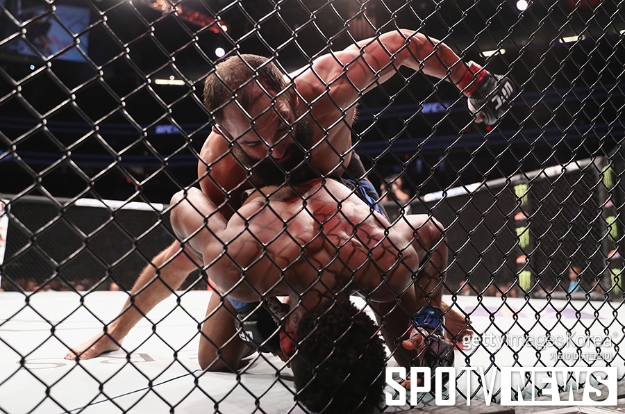 [포토S] 조니 핸드릭스, 계속되는 테이크다운(UFC 207)