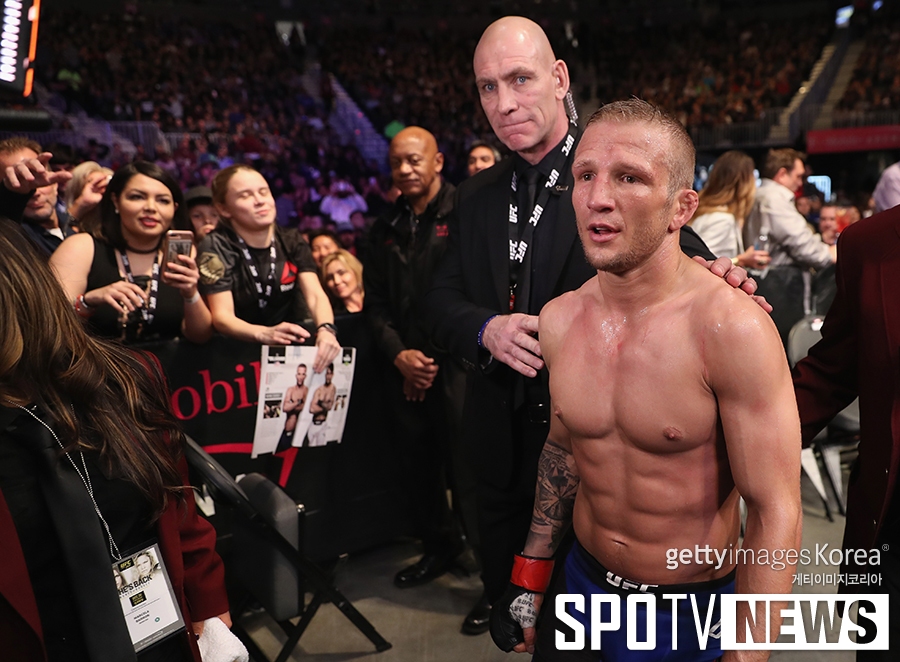 [UFC 207] TJ 딜라쇼, '크루즈 기다려'