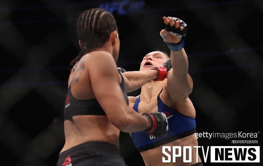 [UFC 207] 휘청이는 론다 로우지