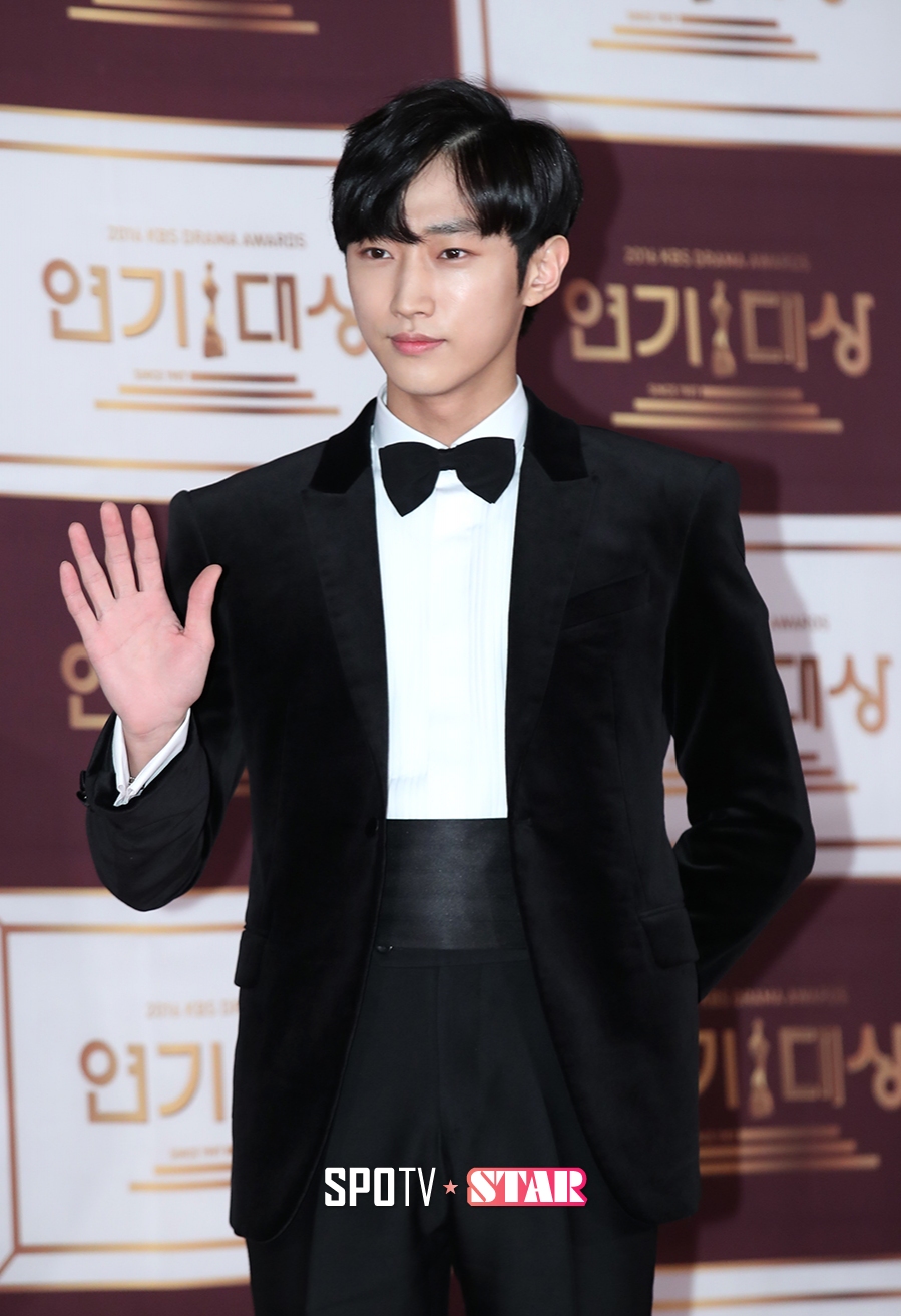 [포토S] B1A4 진영, 아이돌 뛰어 넘는 외모(KBS 연기대상)