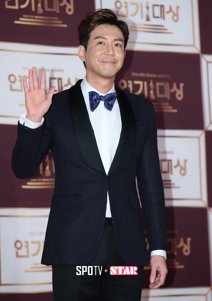 [포토S] 포토월에 오른 배우 최원영(KBS 연기대상)