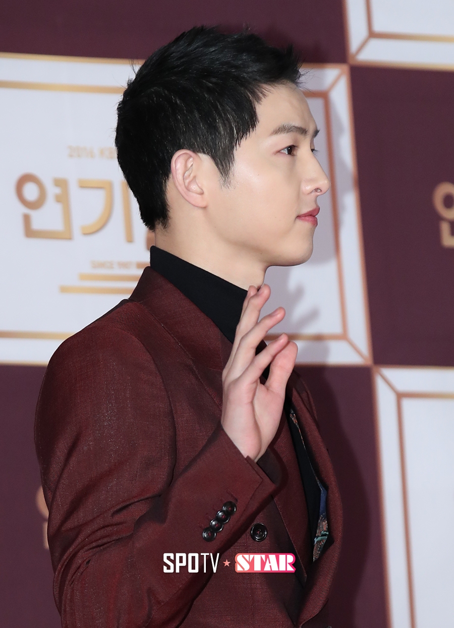 [포토S] 송중기, 살아있는 옆라인(KBS 연기대상)