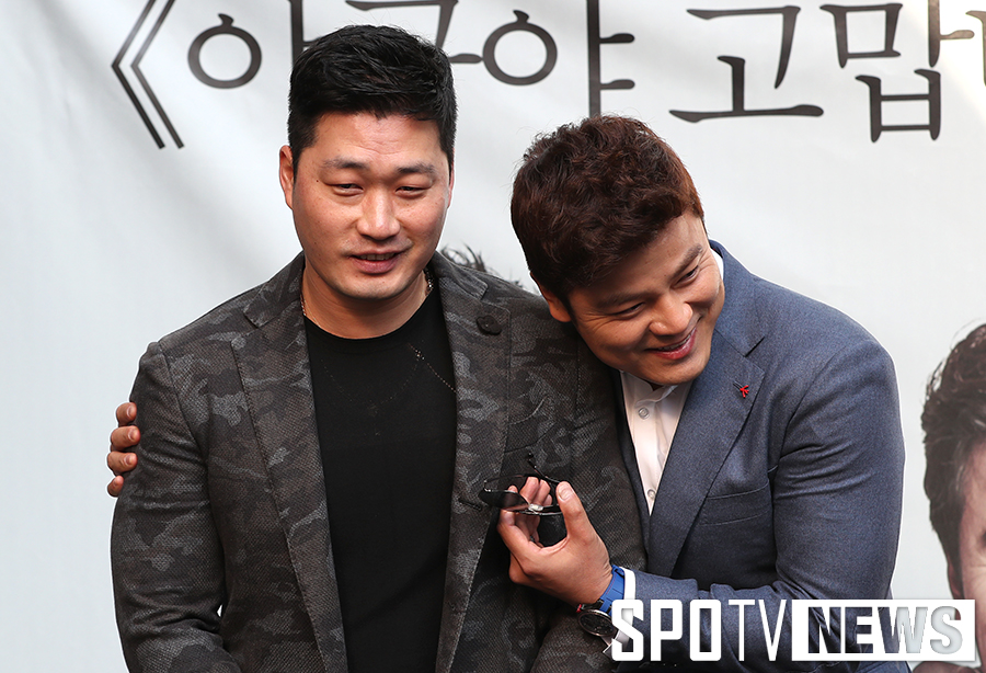 [포토S] 오승환에게 안긴 추신수 '승환아 보고 싶었다'