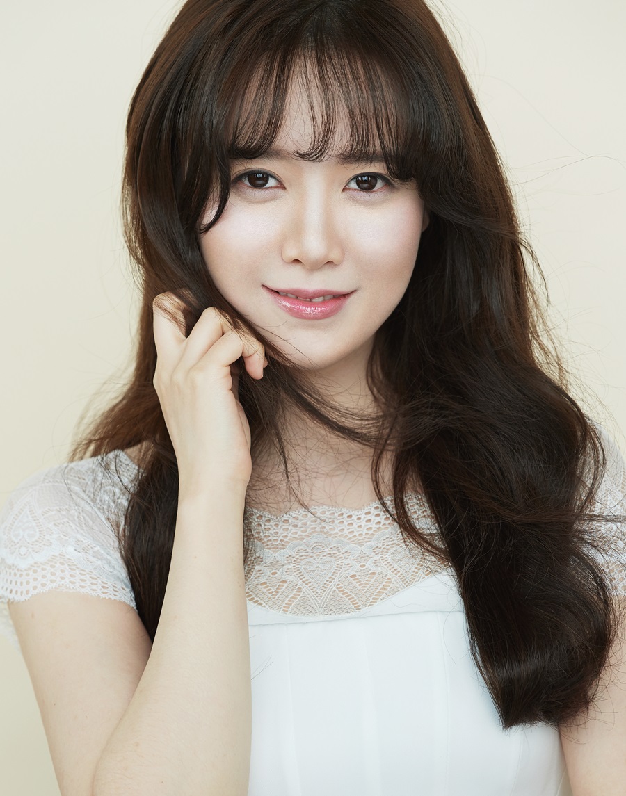 구혜선, 4일 '2016 희망더하기 자선야구대회' 시구... 양준혁 이승엽 김현수와 사랑나눔