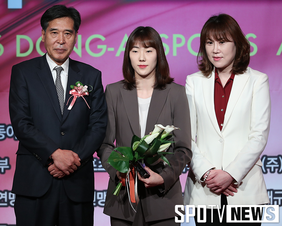 [포토S] 박혜진, 여자농구 올해의 선수상 수상
