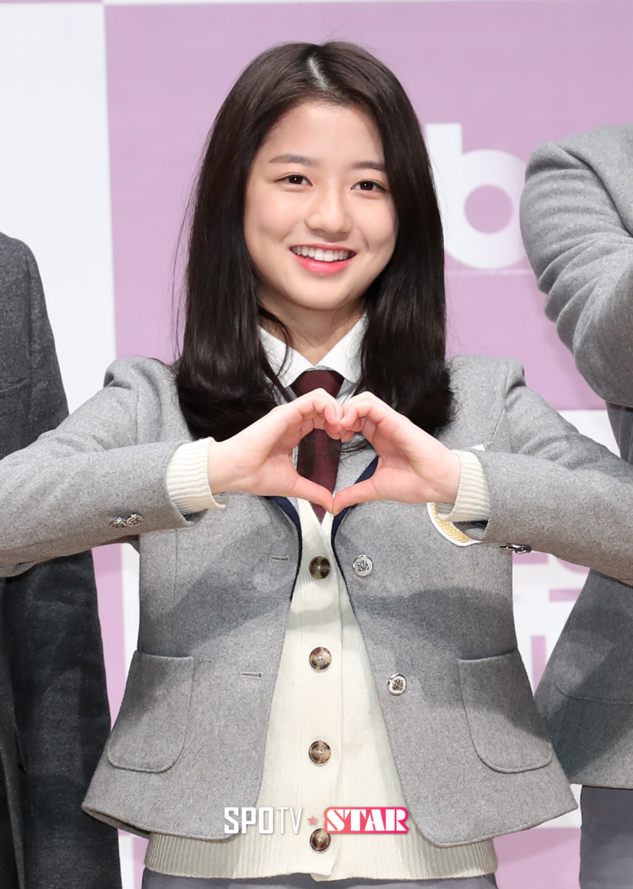 [포토S] 김현수, 아역 천송이의 귀여운 하트