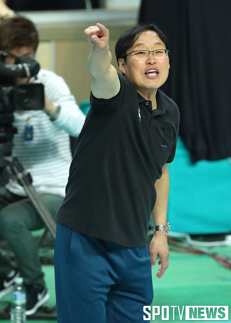 [포토S] 차해원 감독대행, '거기가 아니라고!'