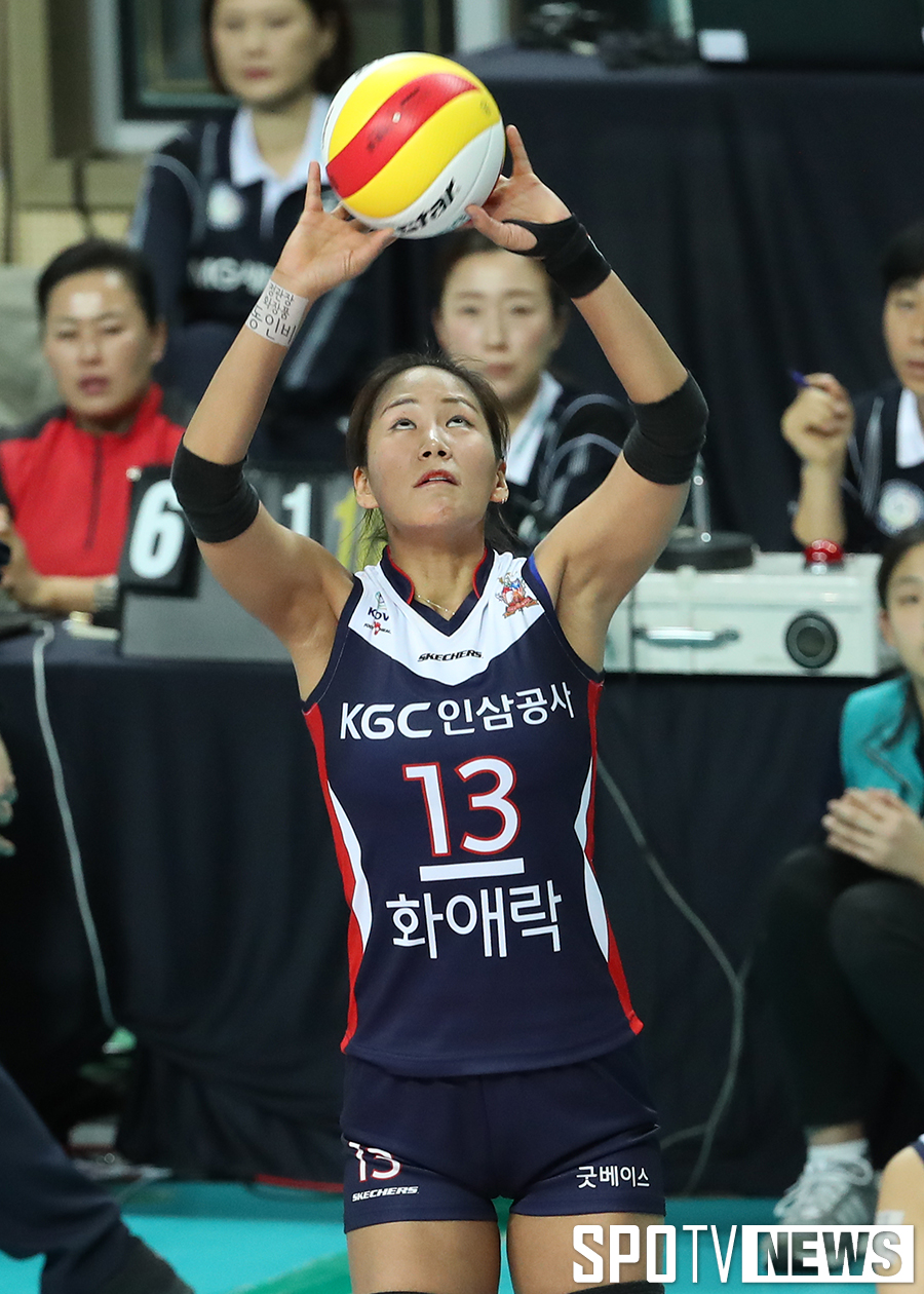 [포토S] 토스하는 GS칼텍스 이재은