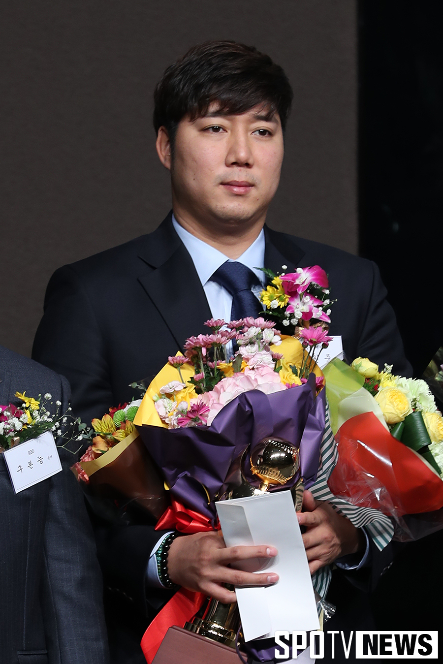 [포토S] '장꾸준' 장원준, 최고투수상 수상