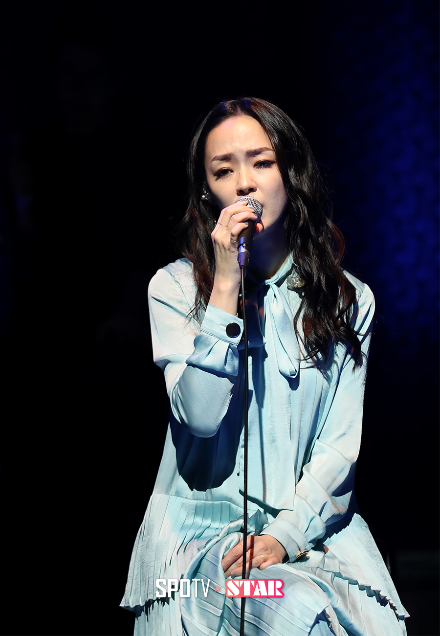 [포토S] 솔로 앨범 쇼케이스 나선 가수 김윤아