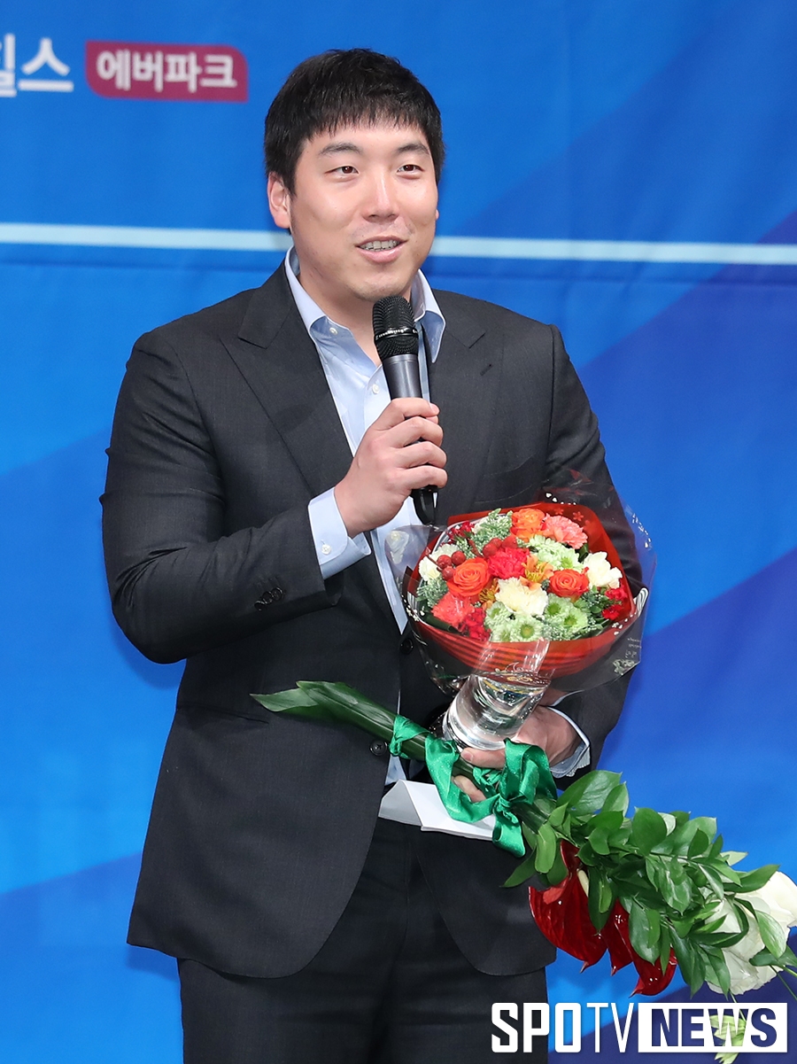 [포토S] 특별상 수상한 볼티모어 김현수