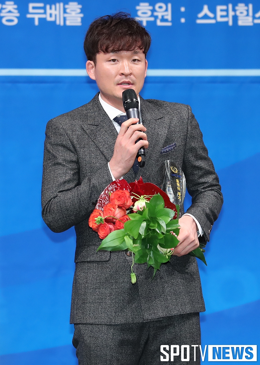 [포토S] 수상 소감 말하는 NC 원종현