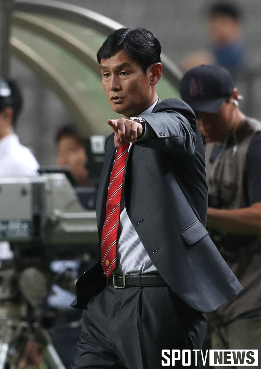 [2016 한국축구 10대뉴스⑧] 장쑤로 간 최용수 감독과 '슈퍼리그 한류 열풍'