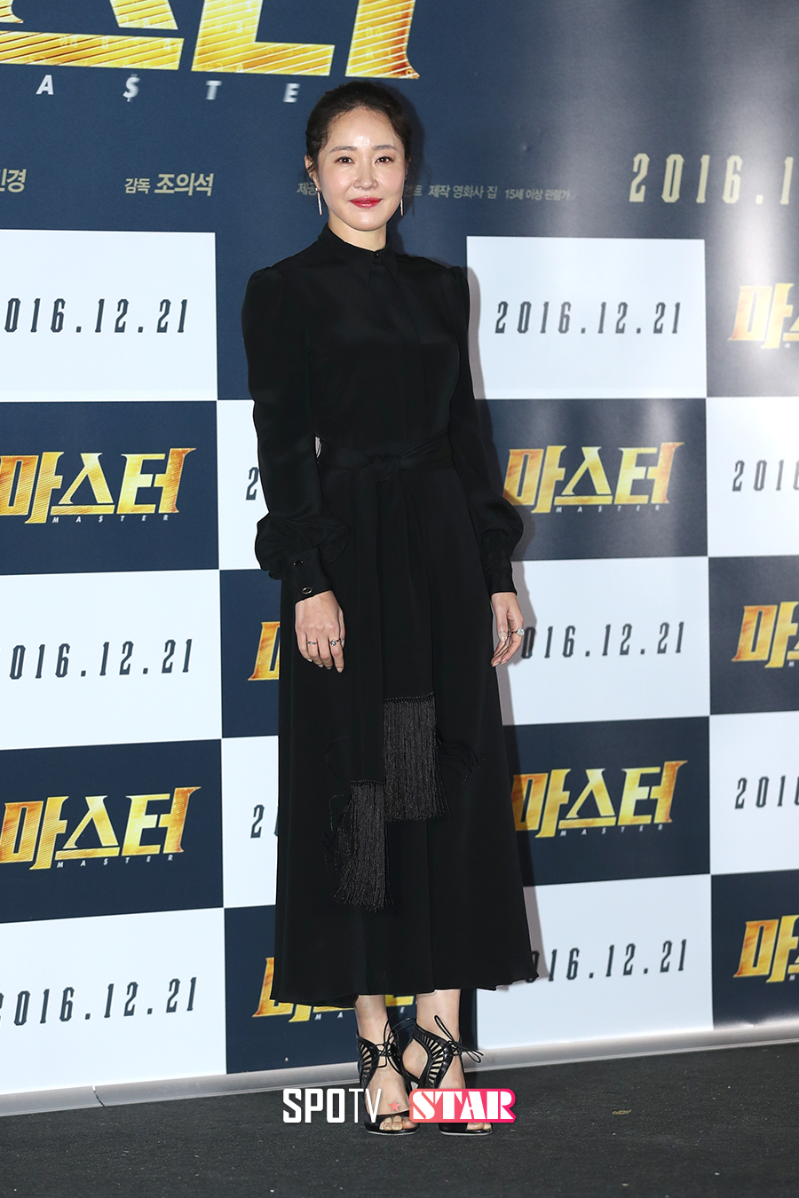 [포토S] 포즈 취하는 배우 엄지원