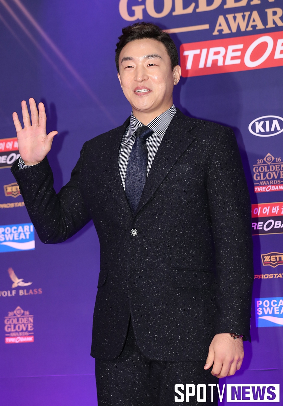 [포토S] 손아섭, 쑥스러운 '부산 사나이'