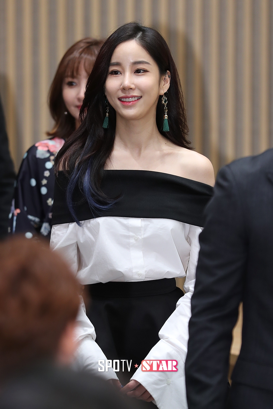 [포토S] 김주리, 아름다운 쇄골 라인 뽐내며 등장
