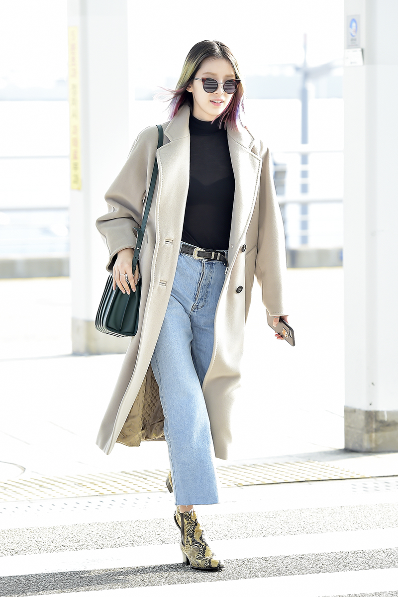 톱모델 아이린, 롱롱코트도 8부로 만들어버리는 '남다른 키'