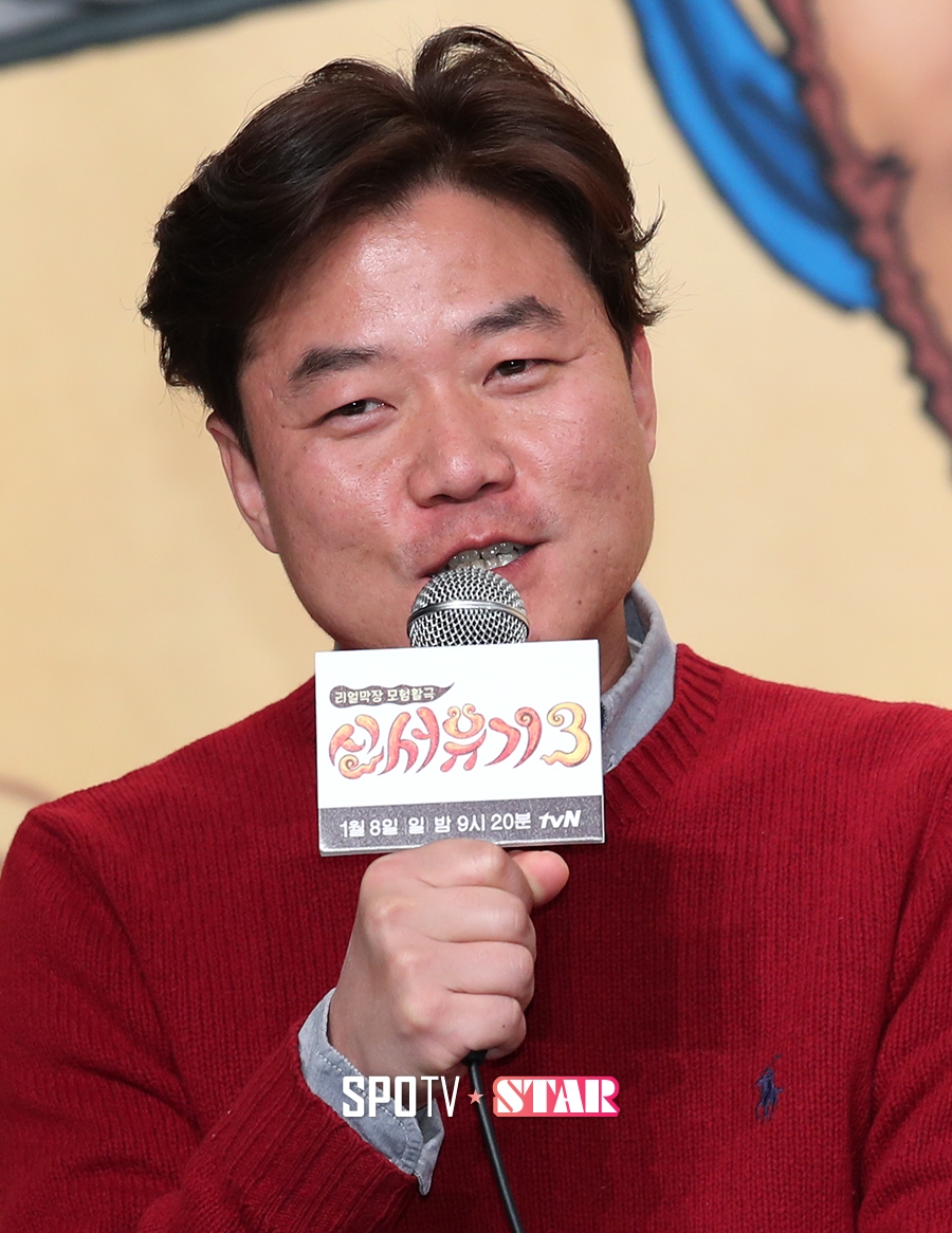 [포토S] 인터뷰 하는 나영석 PD