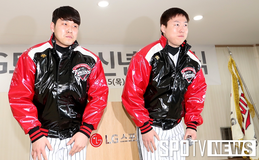 [포토S] 인사하는 최재원과 차우찬