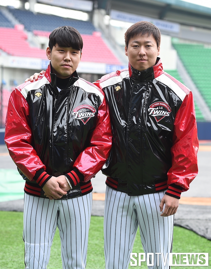 [포토S] 최재원-차우찬, 'LG 유광점퍼 입었어요'