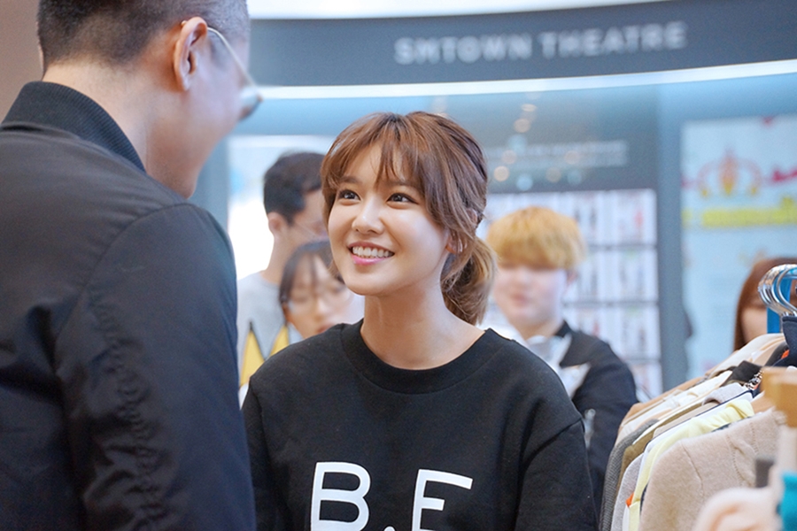 소녀시대 수영, 13일 자선 바자+콘서트…연초부터 세상 '밝힌다'