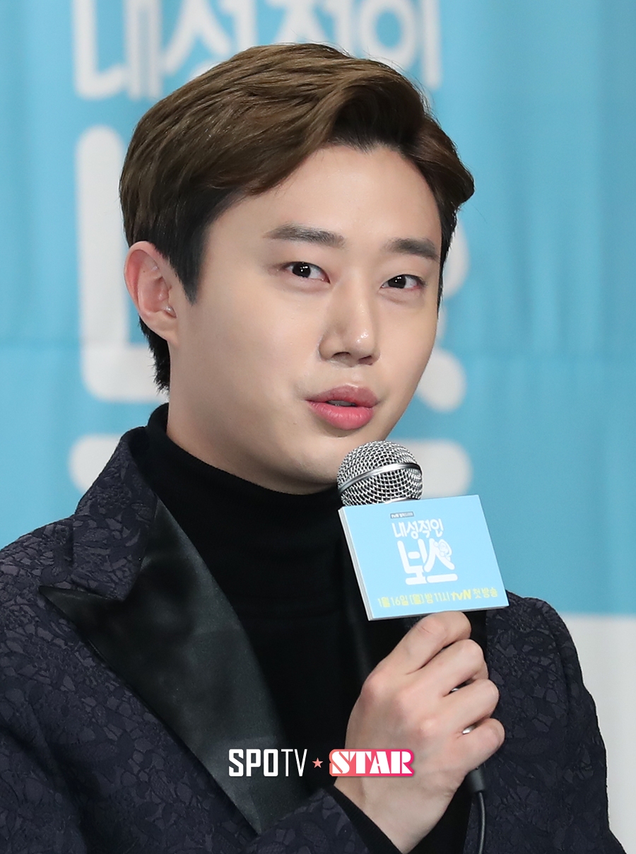 [포토S] 인사하는 배우 한재석(내성적인 보스)