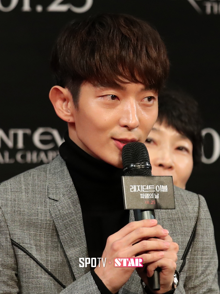 [포토S] 인사하는 배우 이준기