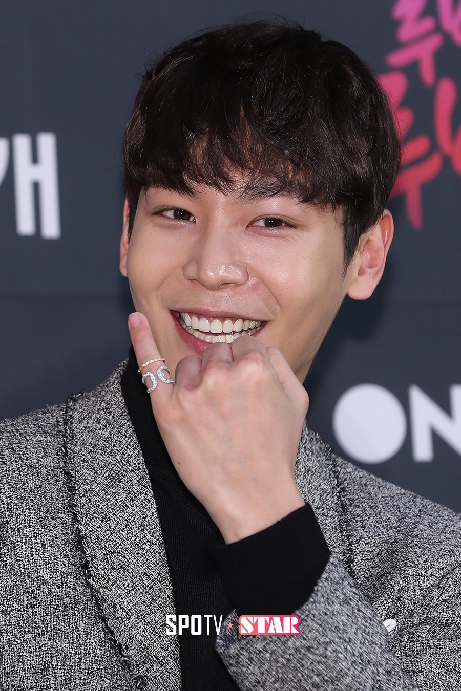 [포토S] 이철우, 서현이 준 반지 자랑