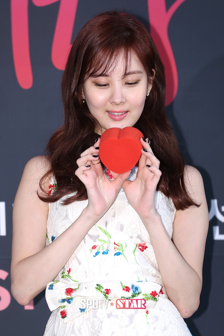 [포토S] 서현, '하트가 예쁘네~'