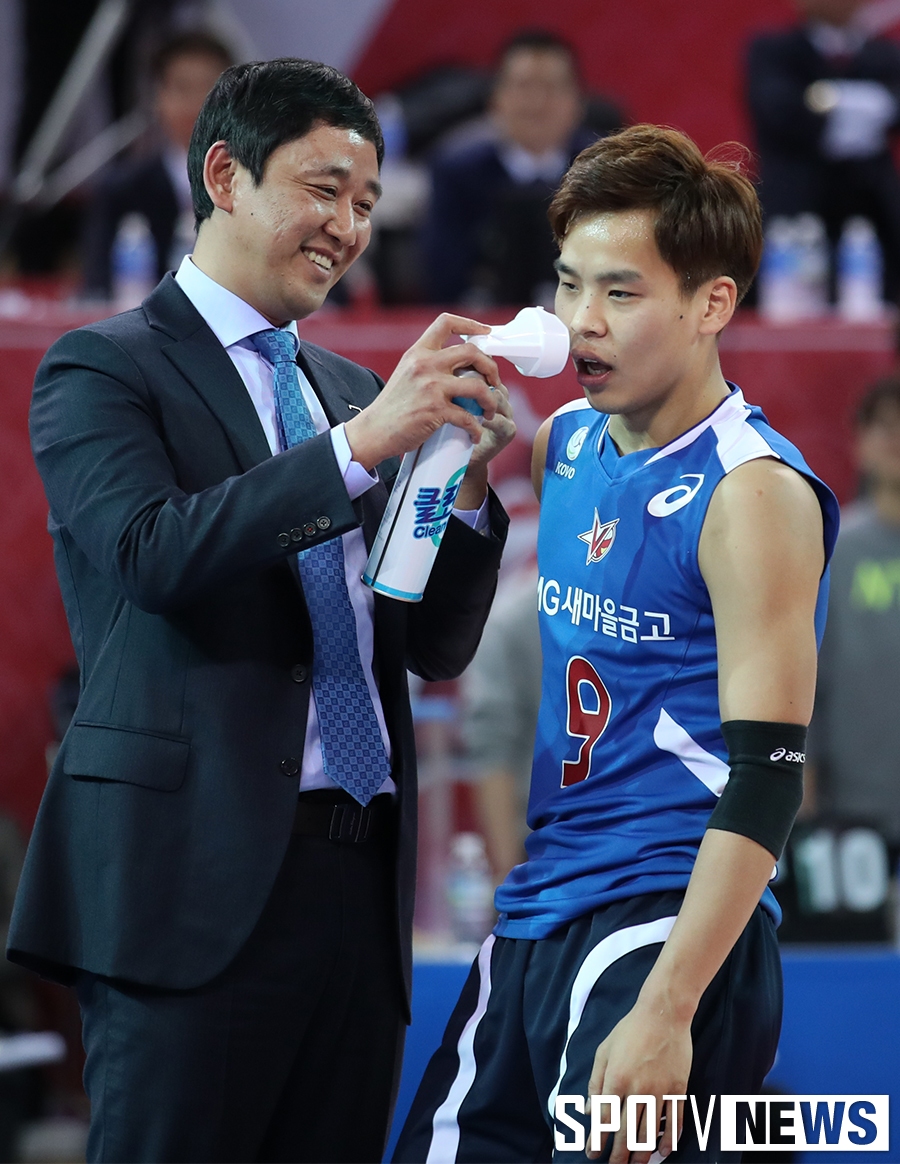 [포토S] 정민수, '산소호흡기 꽂아야 돼'