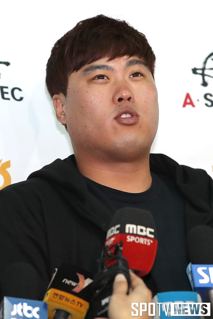 [포토S] 류현진, "데뷔 해의 마음으로 경쟁하겠다"