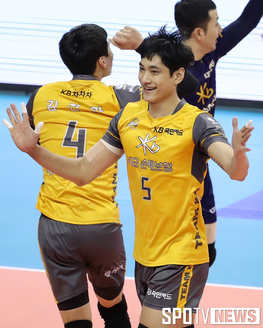 [포토S] 환호하는 KB손해보험 김요한