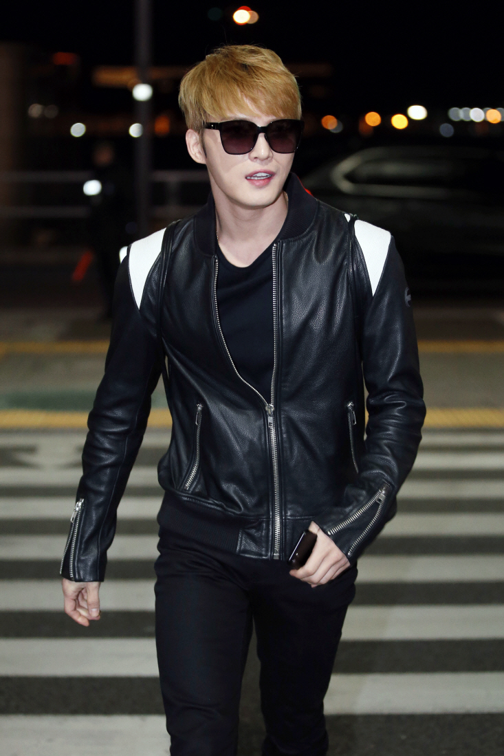 김재중, 가죽재킷+선글라스 '올블랙 공항패션의 정석'