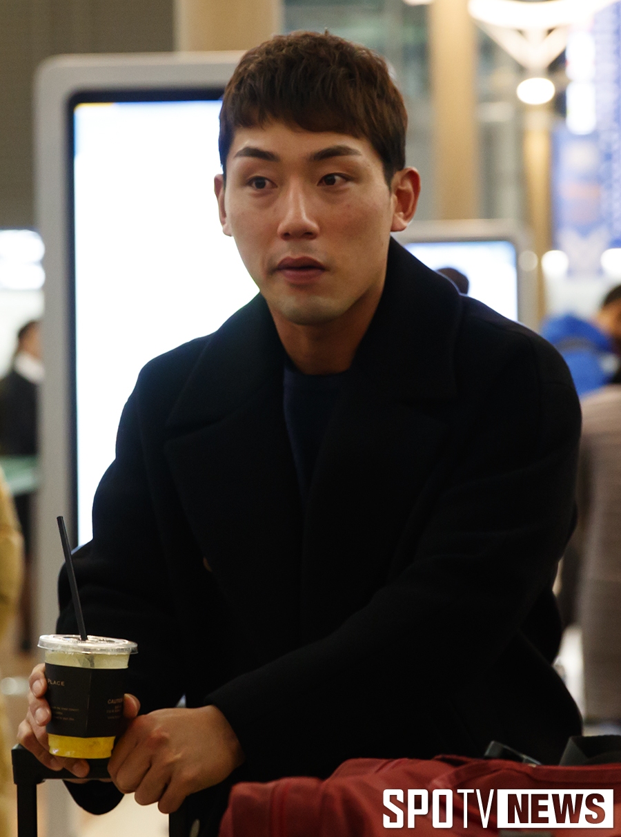 [포토S] WBC 전지훈련 위해 출국하는 서건창
