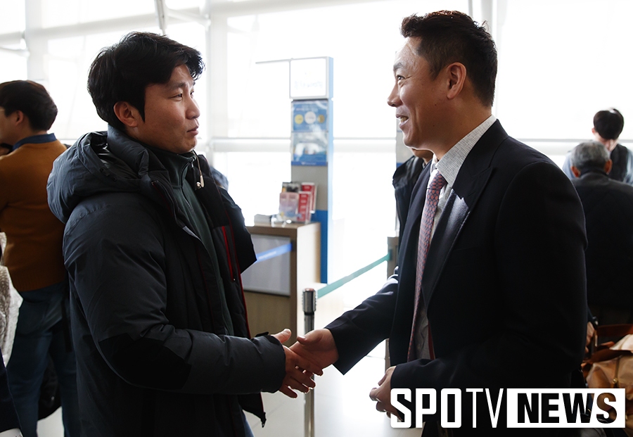 [포토S] 용덕한, '한국에서 응원하고 있을게요'