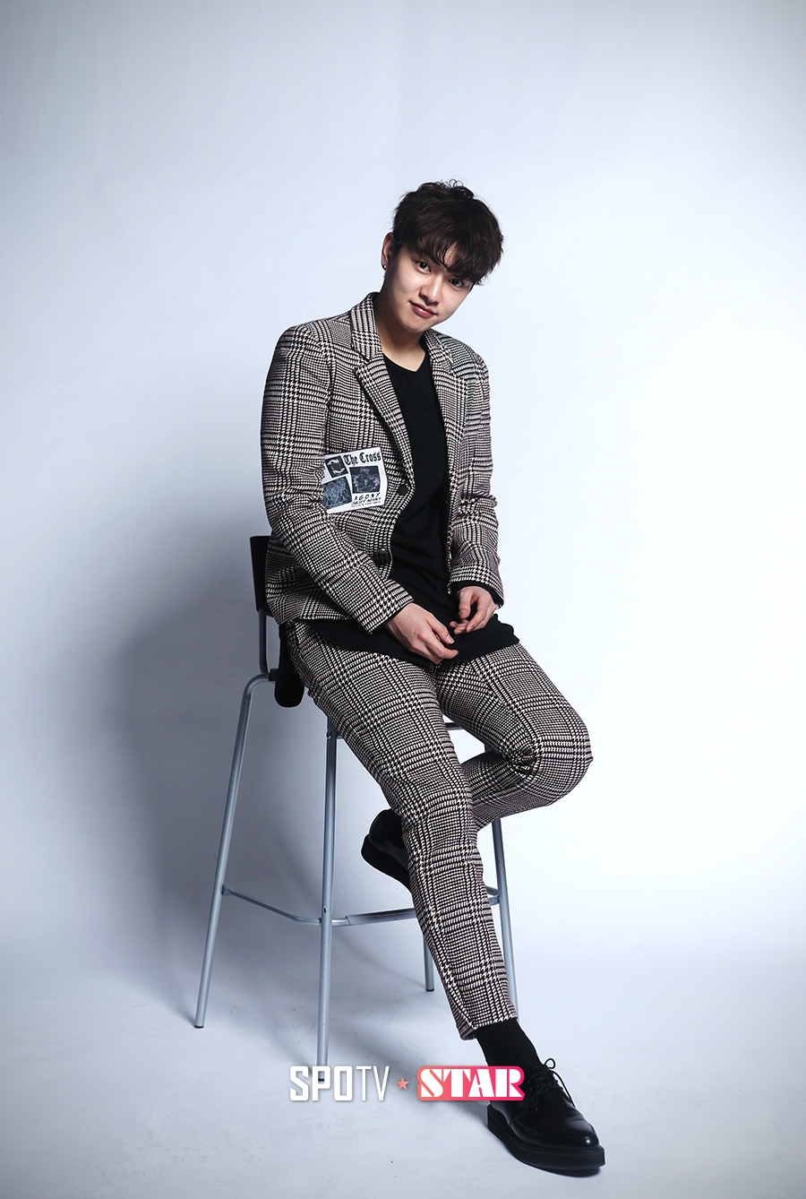 [포토S] 신원호, 길쭉길쭉한 다리