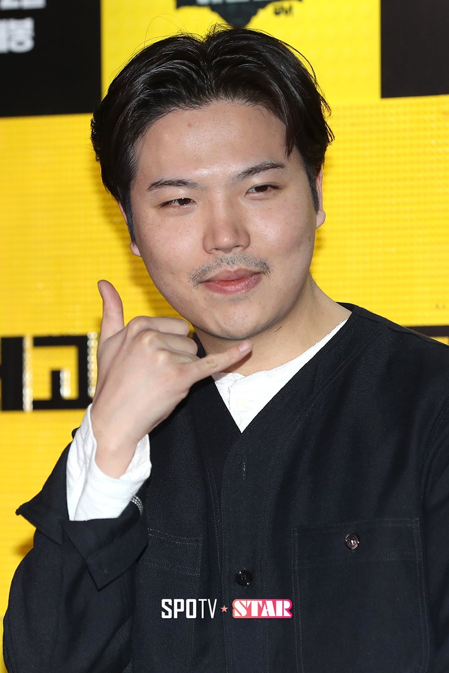 [포토S] 포즈 취하는 래퍼 지조