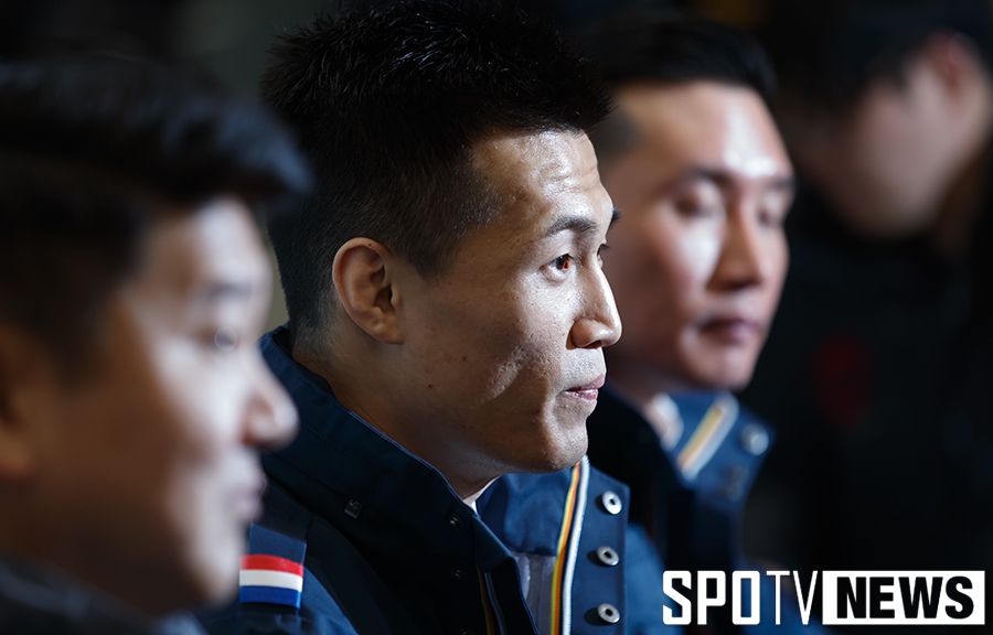 [포토S] 승리 인터뷰에 나선 정찬성