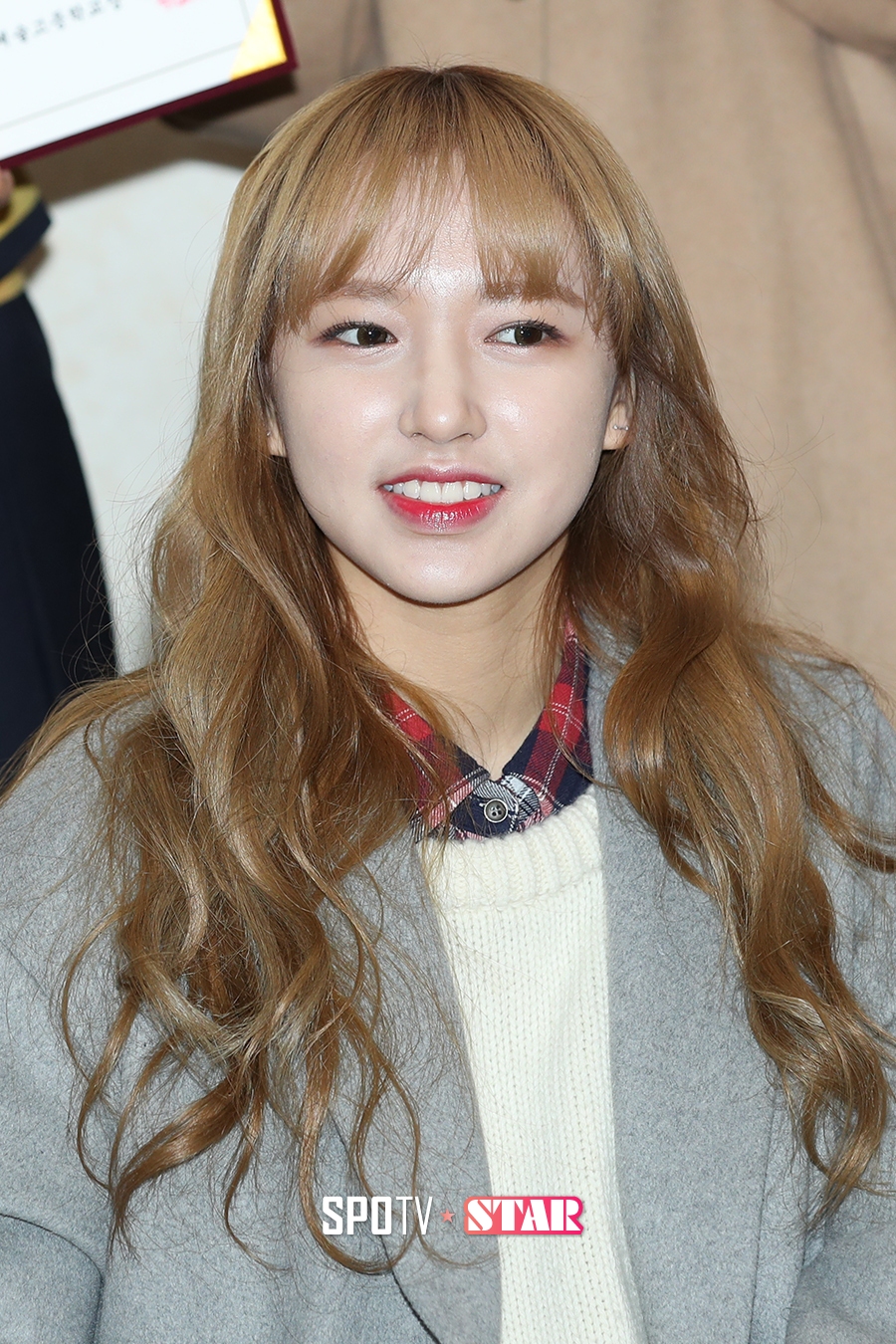 [포토S] 은서 졸업 축하하러 온 성소